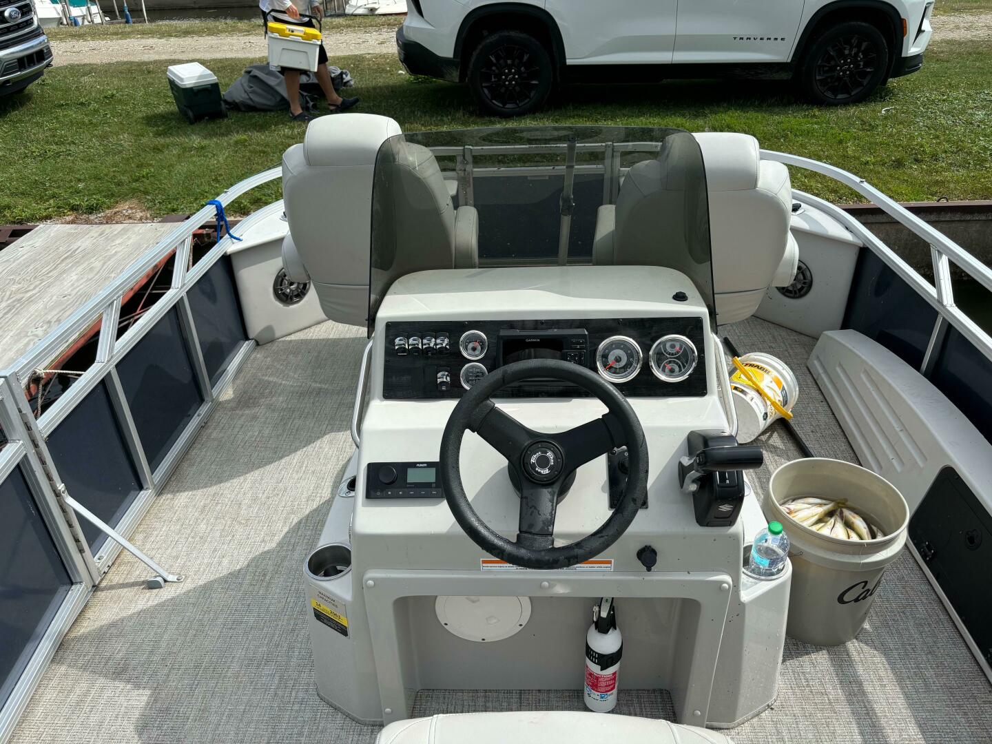 2022 Tahoe GT2585 Center Console Fishing Tritoon Base - Image 6