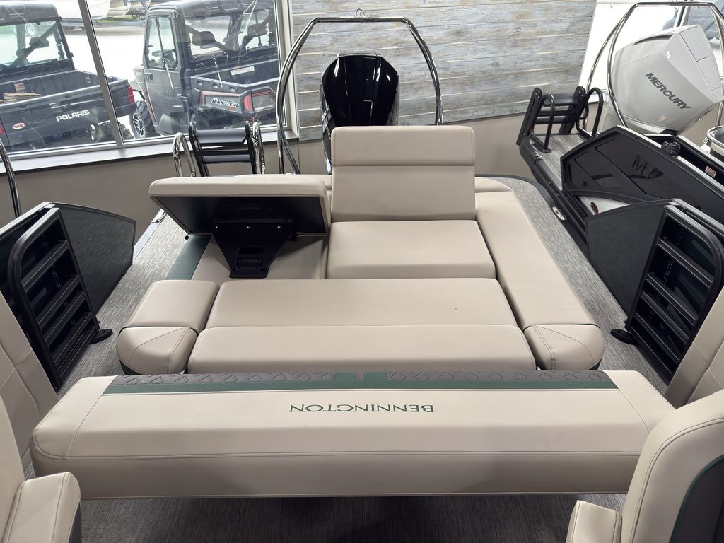 2026 Bennington 24MCSB Carbon Fiber Arch Tritoon Pontoon - Image 75