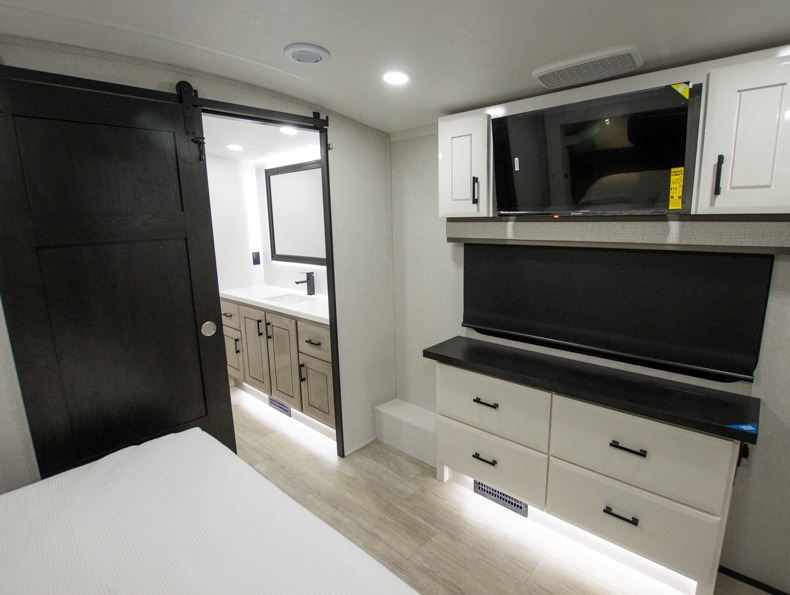 2026 Jayco Pinnacle 38FBRK - Image 24