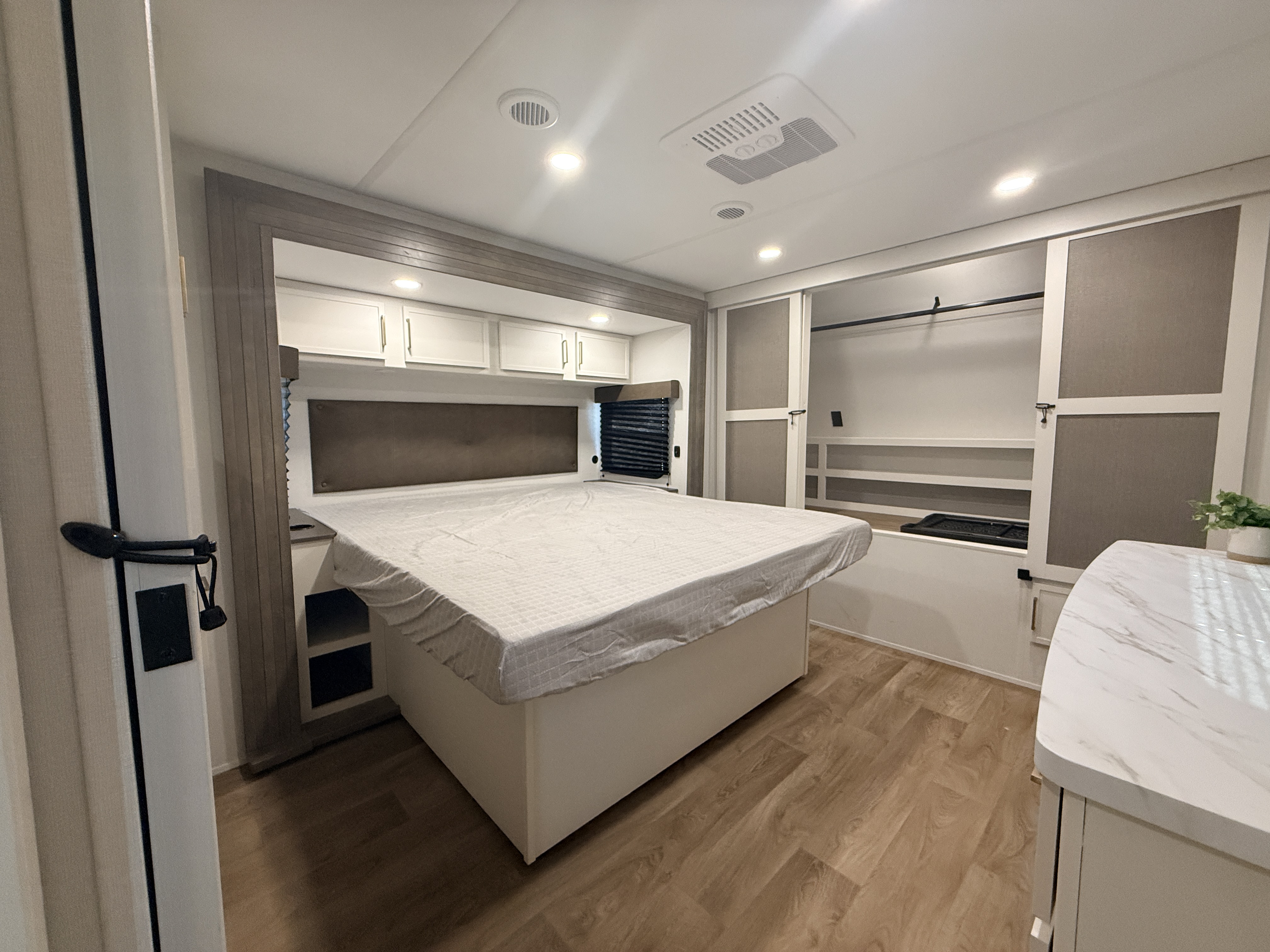2027 Grand Design Transcend 315RKT - Image 18