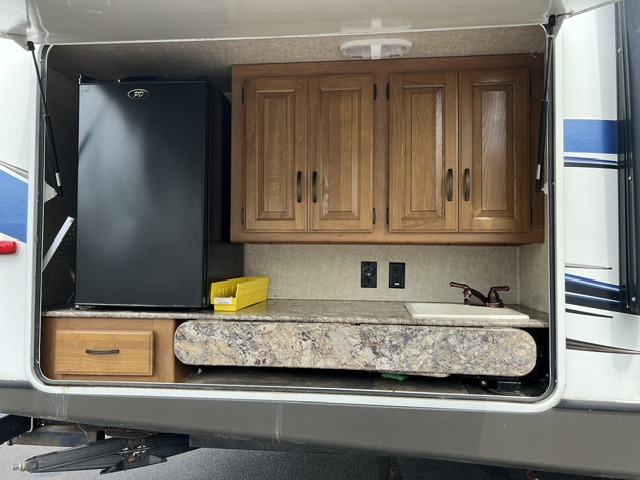 2014 Keystone Outback 323BH - Image 9