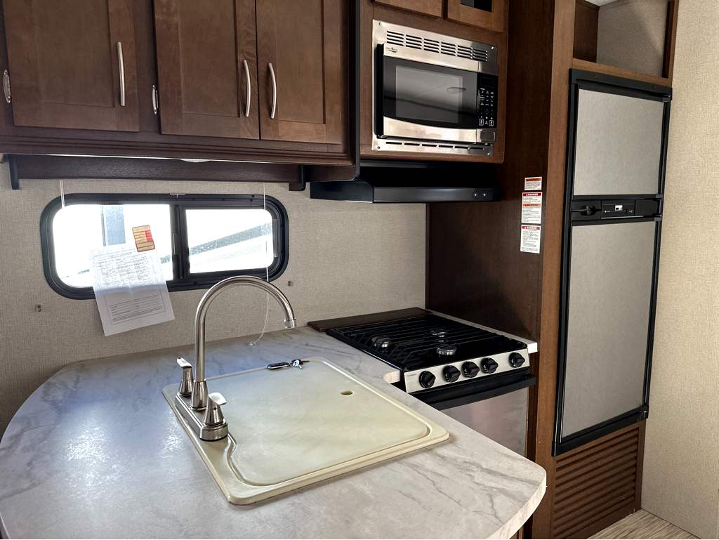 2018 PRIME TIME CRUSADER 30BH - Image 9