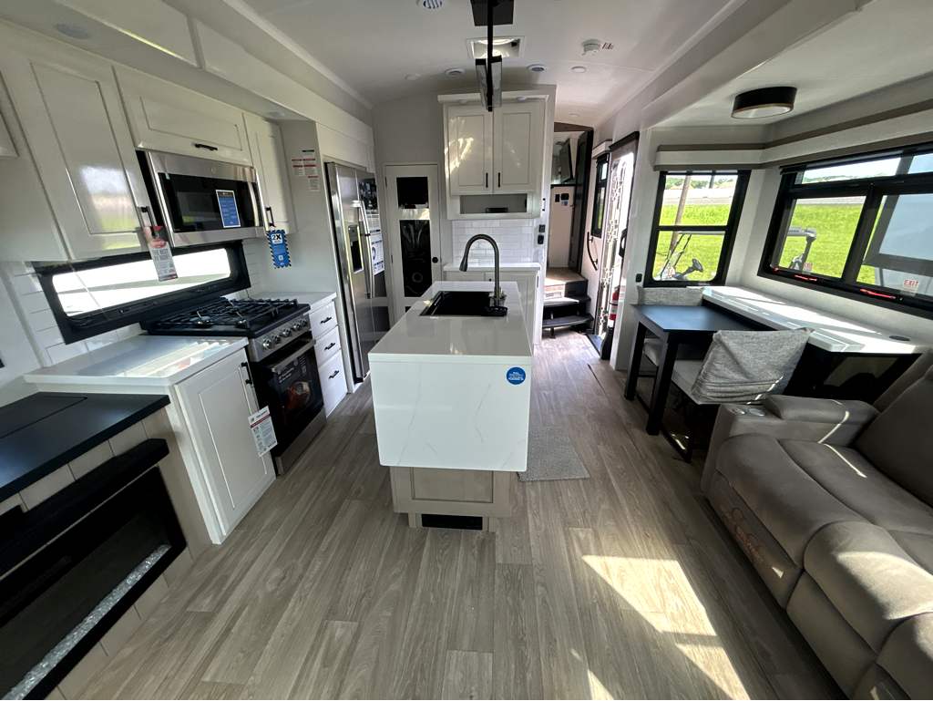 2027 JAYCO PINNACLE 32RLTS - Image 21