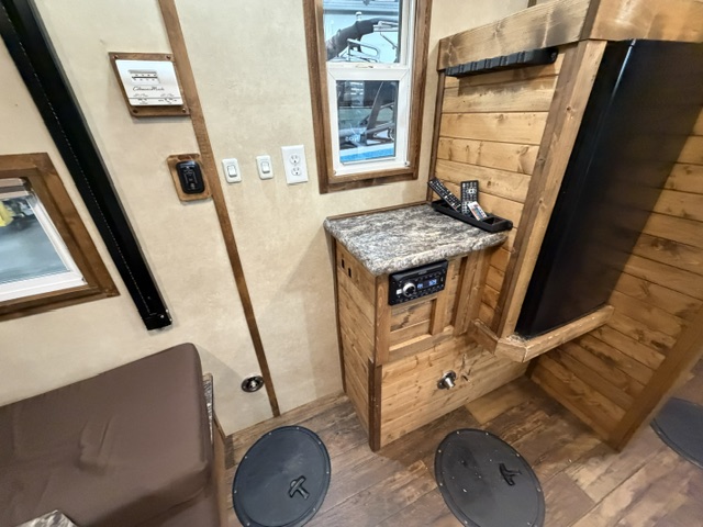 2021 ICE CASTLE ITASCA RV 8X17 - Image 9