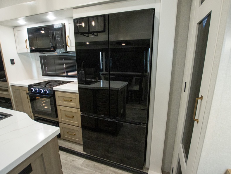 2026 Jayco Eagle 321RSTS - Image 6