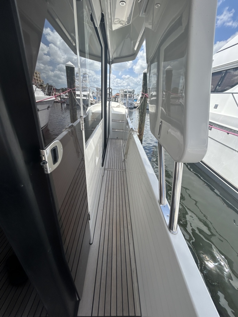 2022 Beneteau ST - Image 12