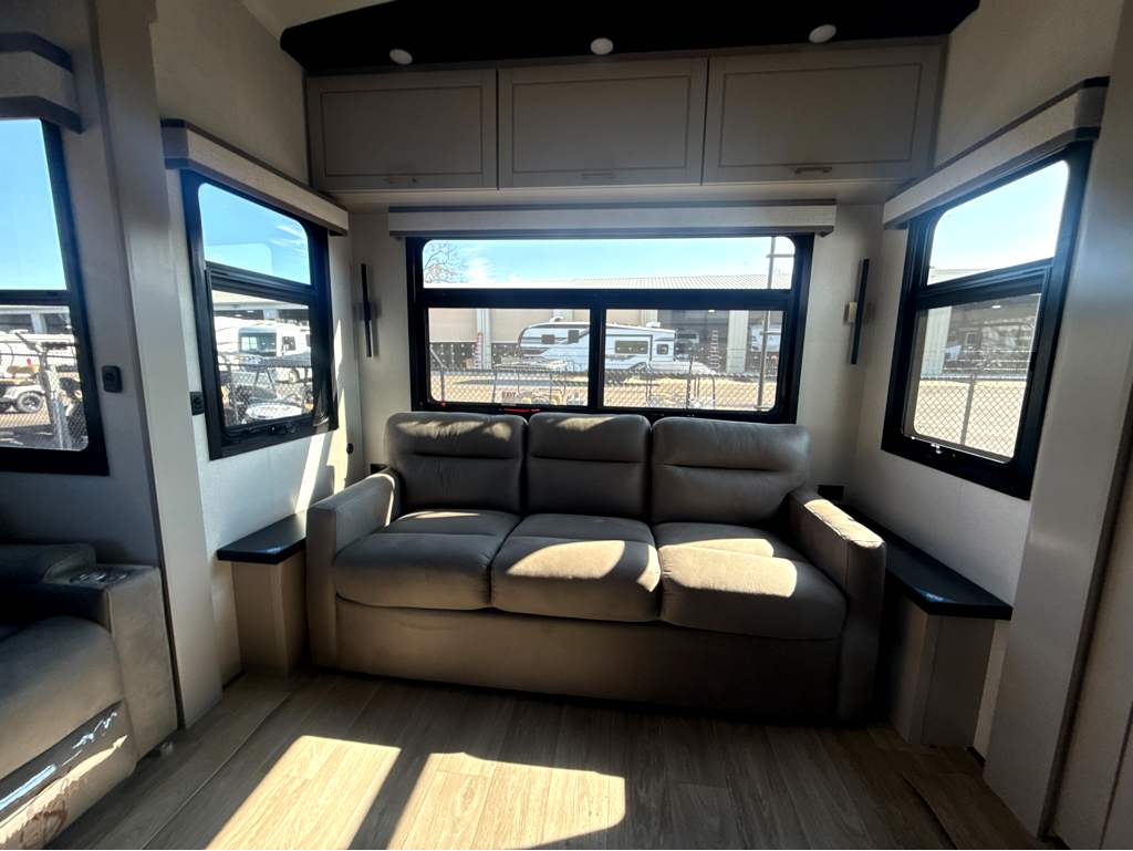 2027 JAYCO NORTH POINT 361RLBH - Image 12