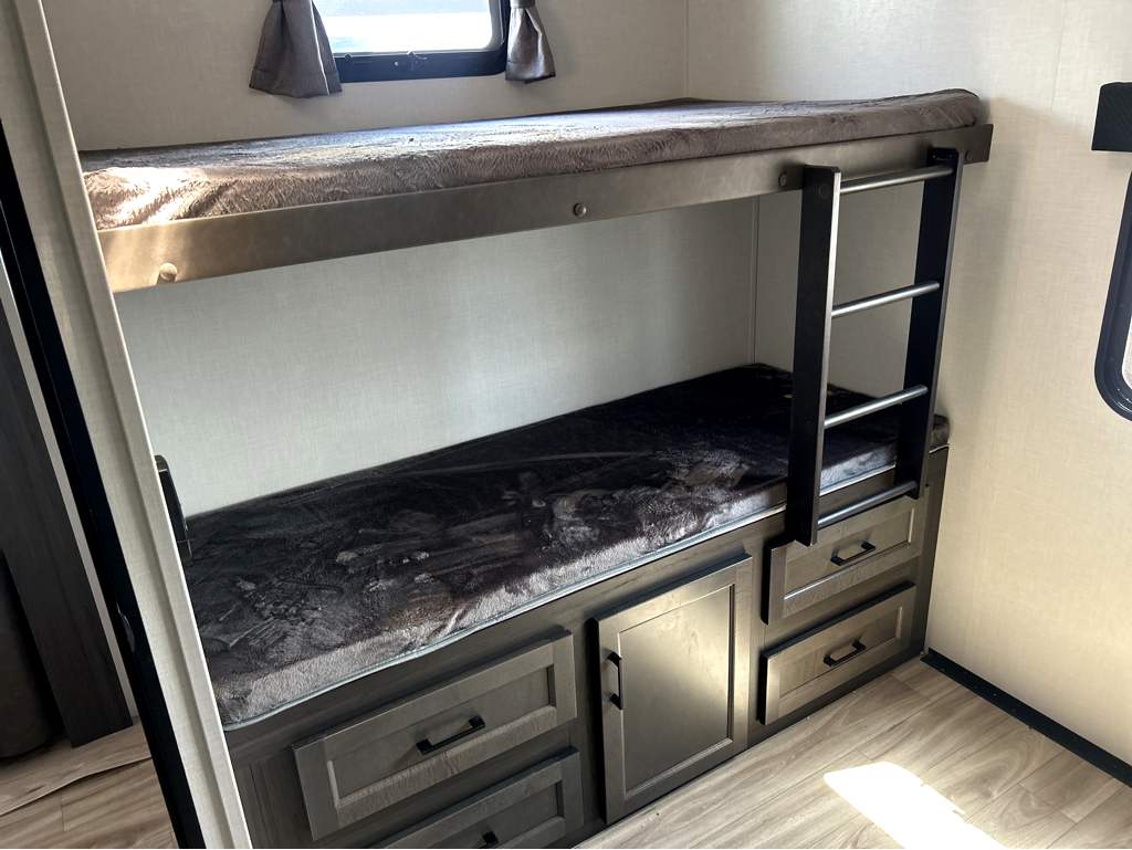 2026 VENTURE RV SPORTTREK 354VBH - Image 21