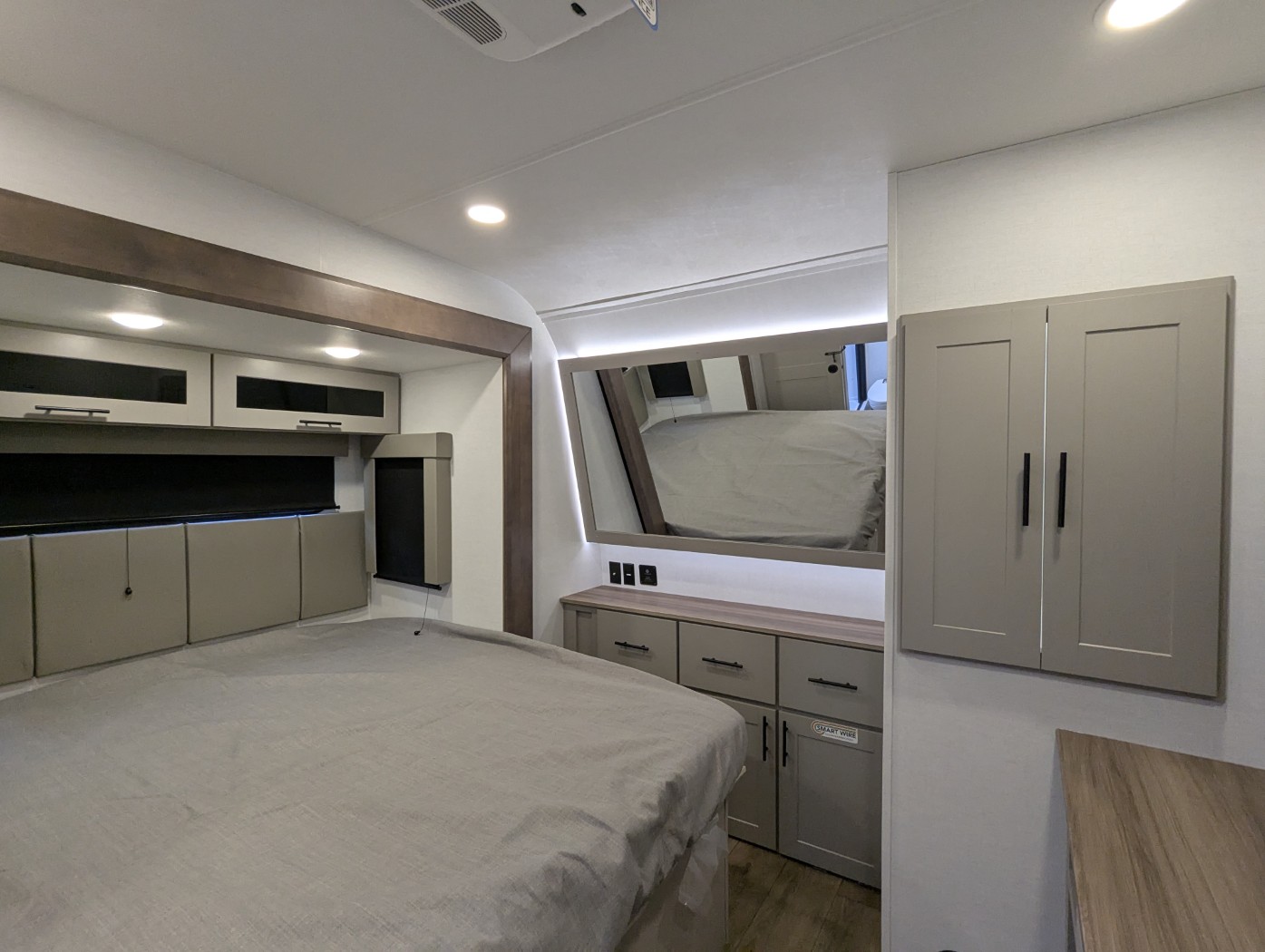 2026 Alliance RV Valor 27T14 - Image 8