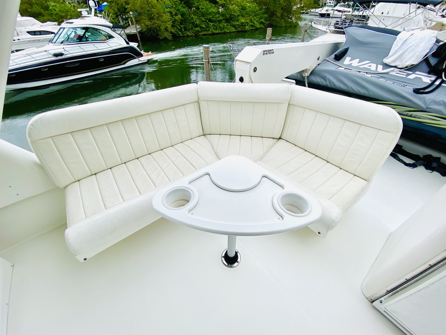 2003 Navigator 5700 Rival - Image 95