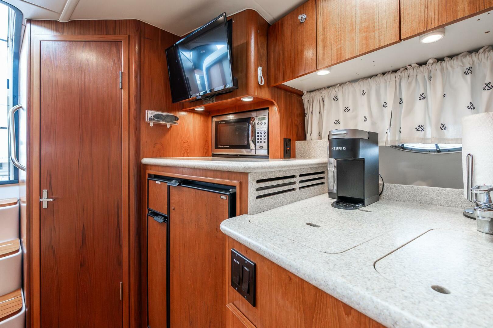 2002 Tiara Yachts 35 Open - Image 11