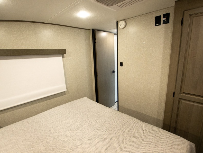 2022 Coachmen Chaparral 367BH - Image 35