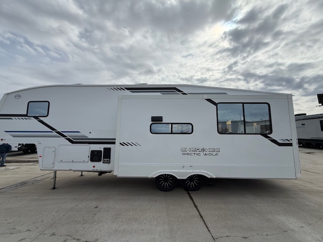 2026 CHEROKEE ARCTIC WOLF 289PANO - Image 3