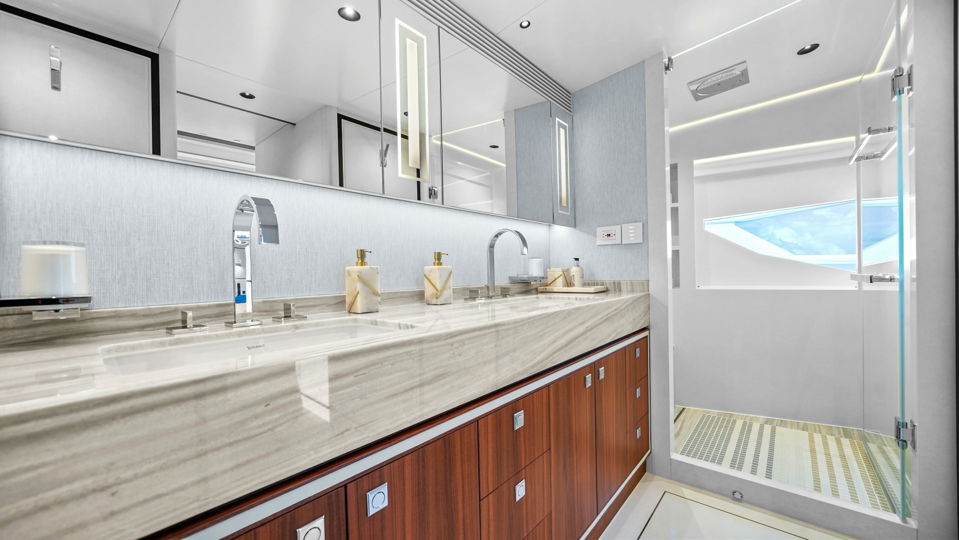 2025 Horizon Raised Pilothouse - Image 20