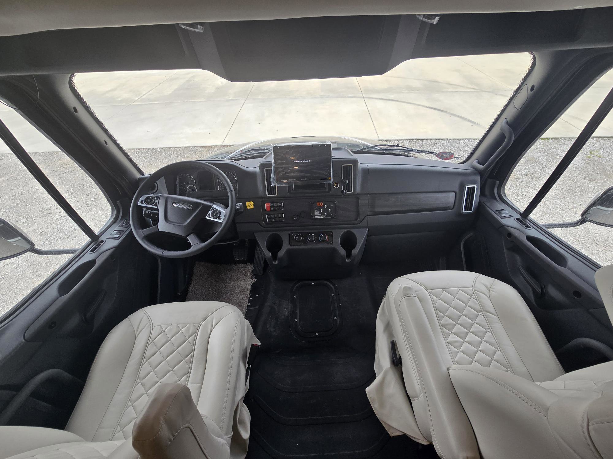 2026 JAYCO SENECA 37M - Image 9