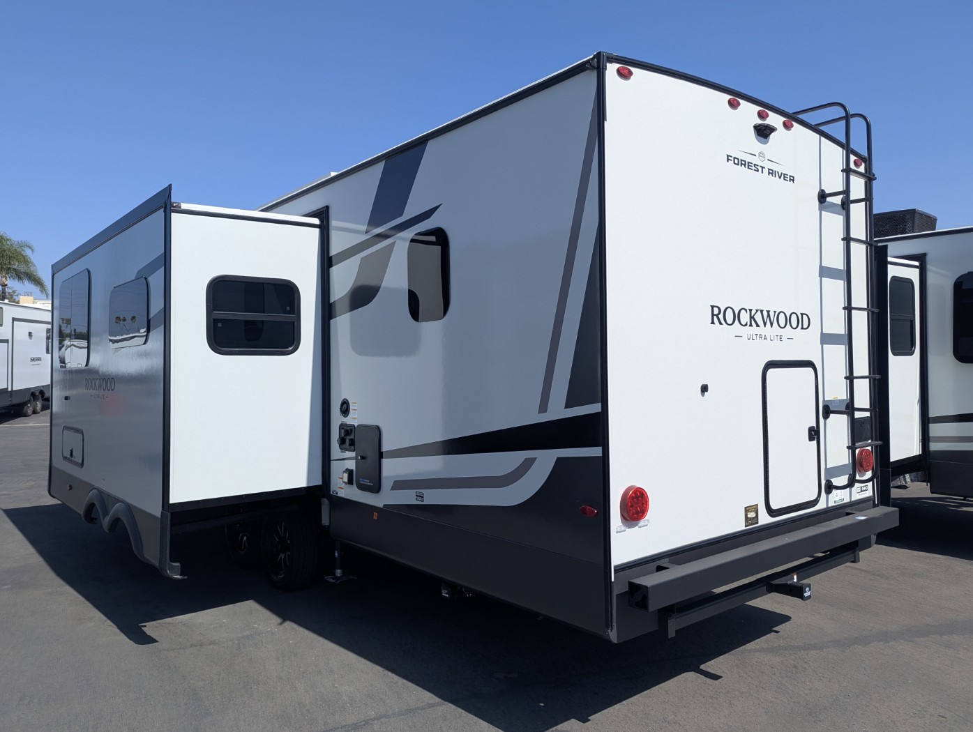 2027 Forest River Rockwood Ultra Lite 2706BH - Image 7