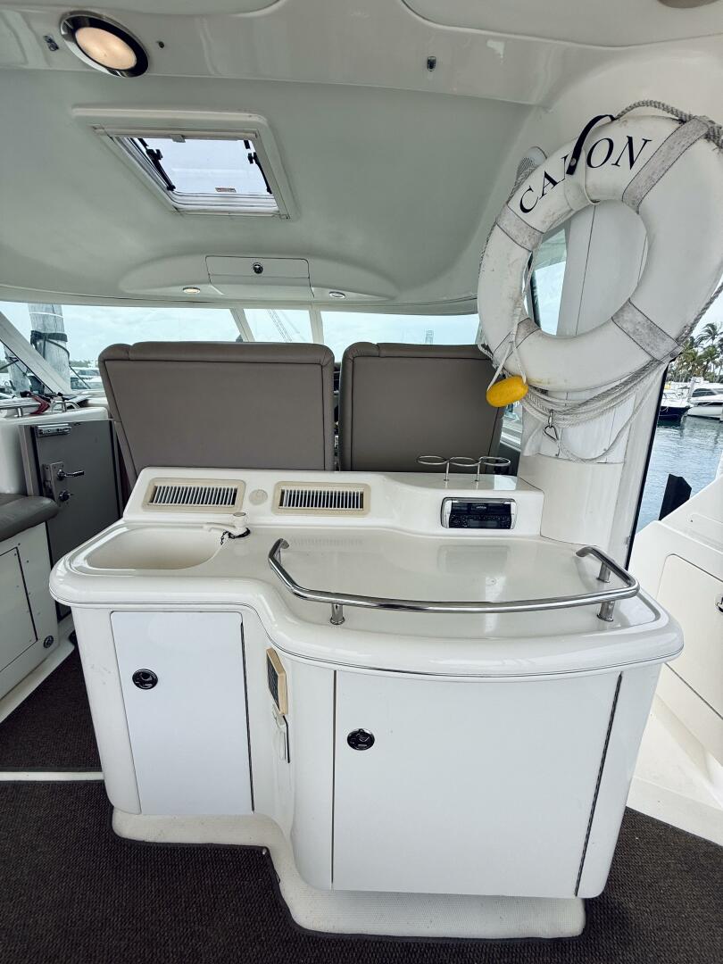 2003 Sea Ray 480 Motor Yacht - Image 20