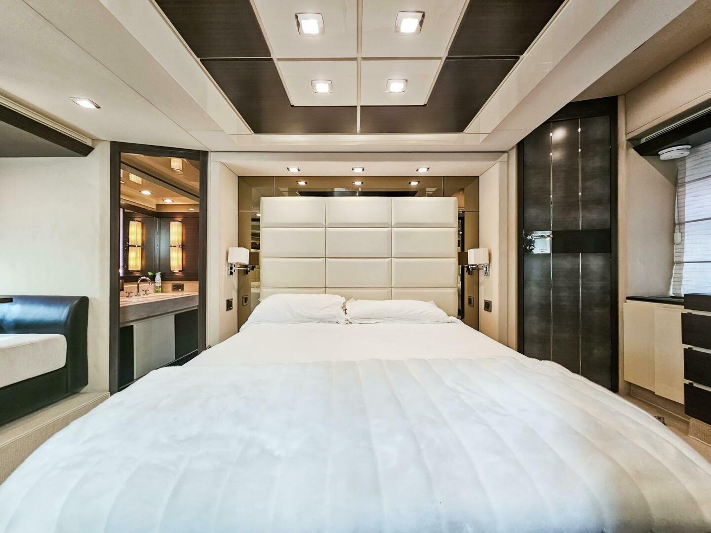 2013 Azimut 70 - Image 37