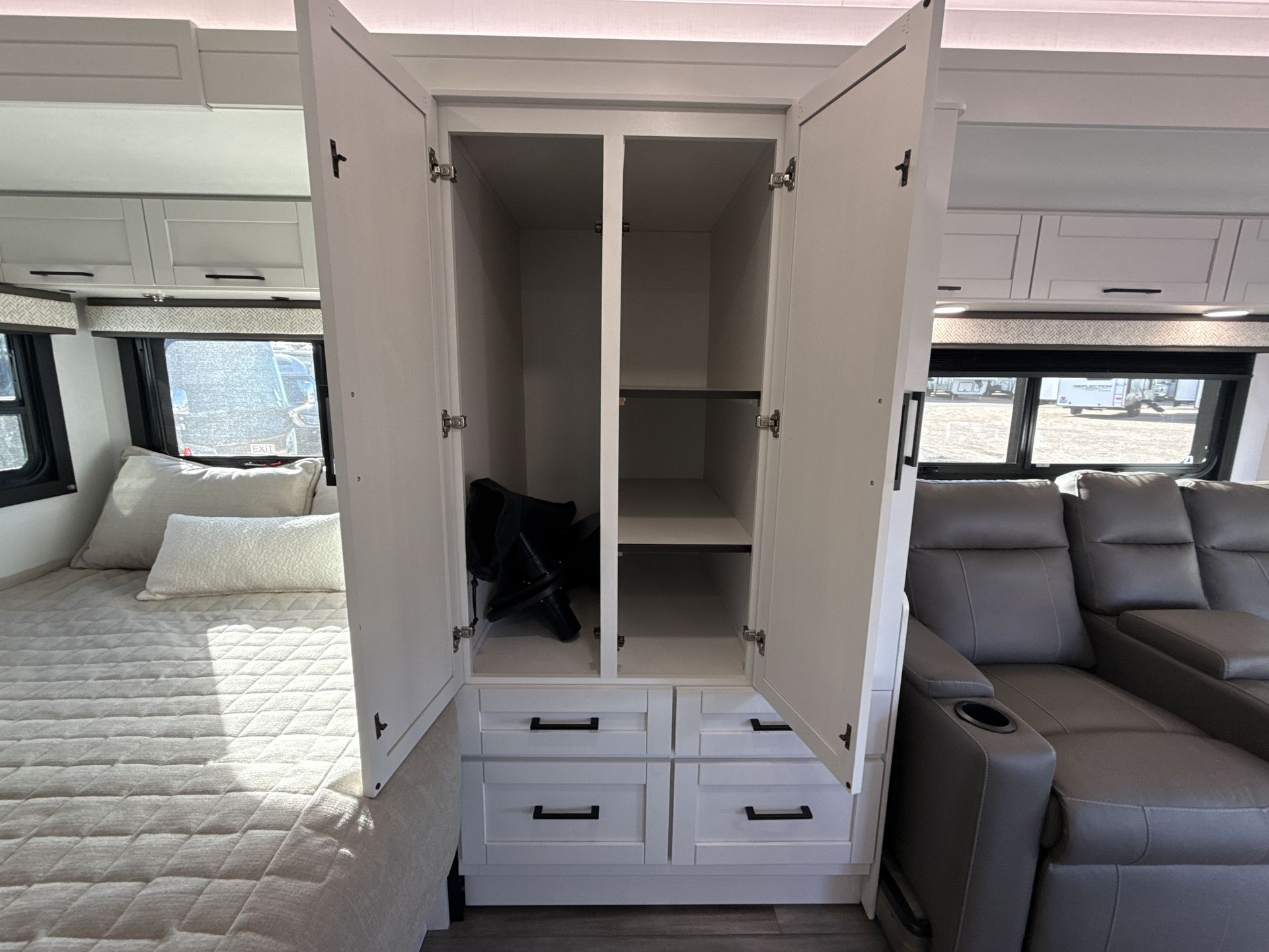 2026 Entegra Coach Odyssey 24B - Image 21