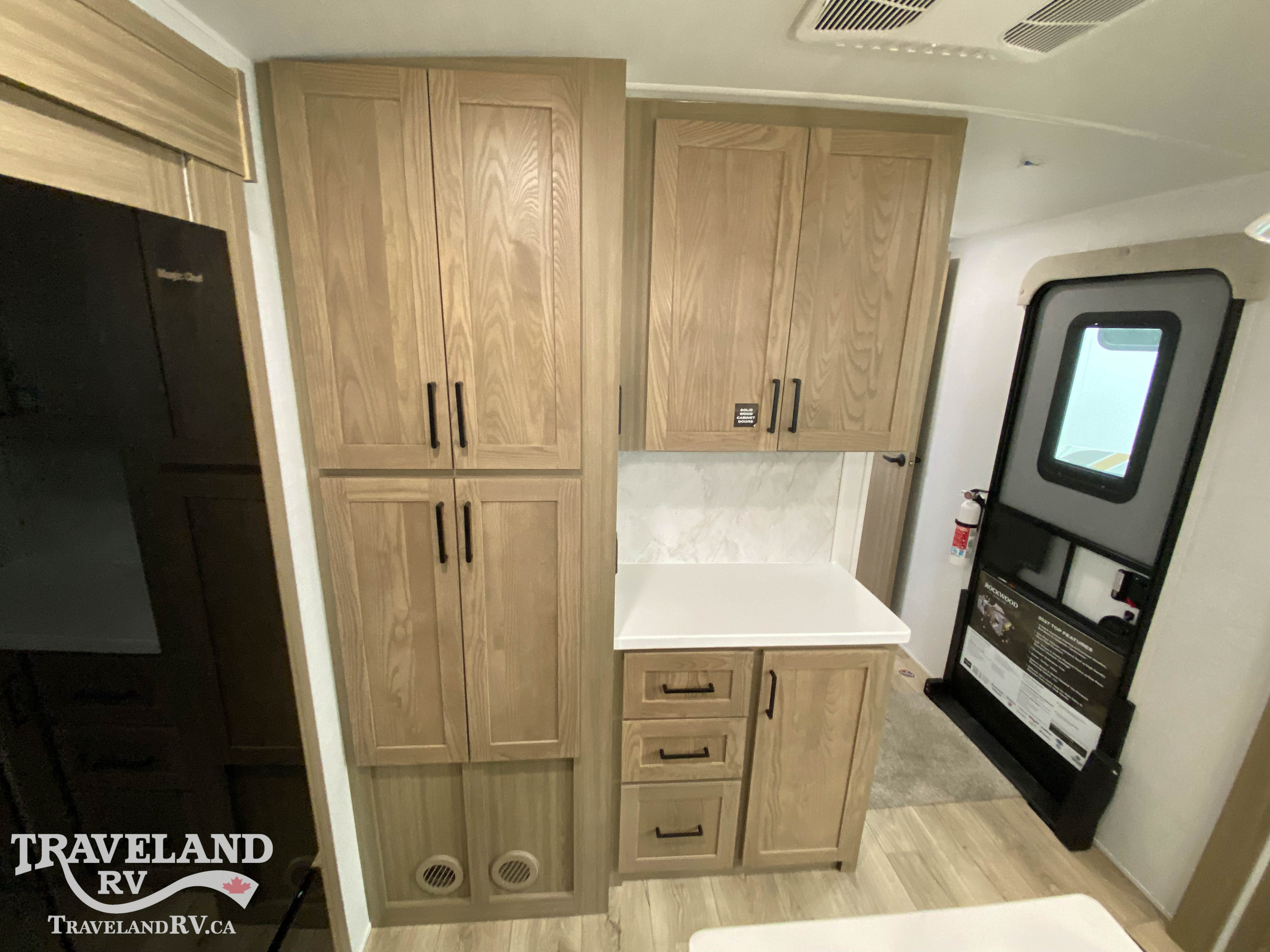 2027 Forest River Rockwood Ultra Lite 2916RL - Image 18