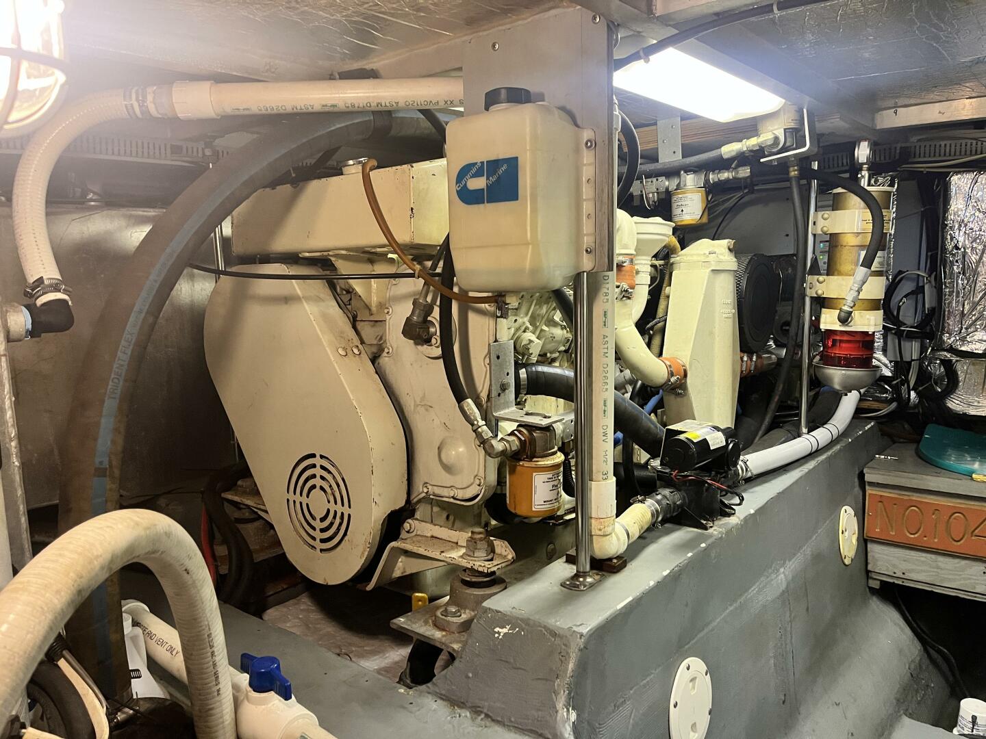 1995 Carver 440 Aft Cabin - Image 73