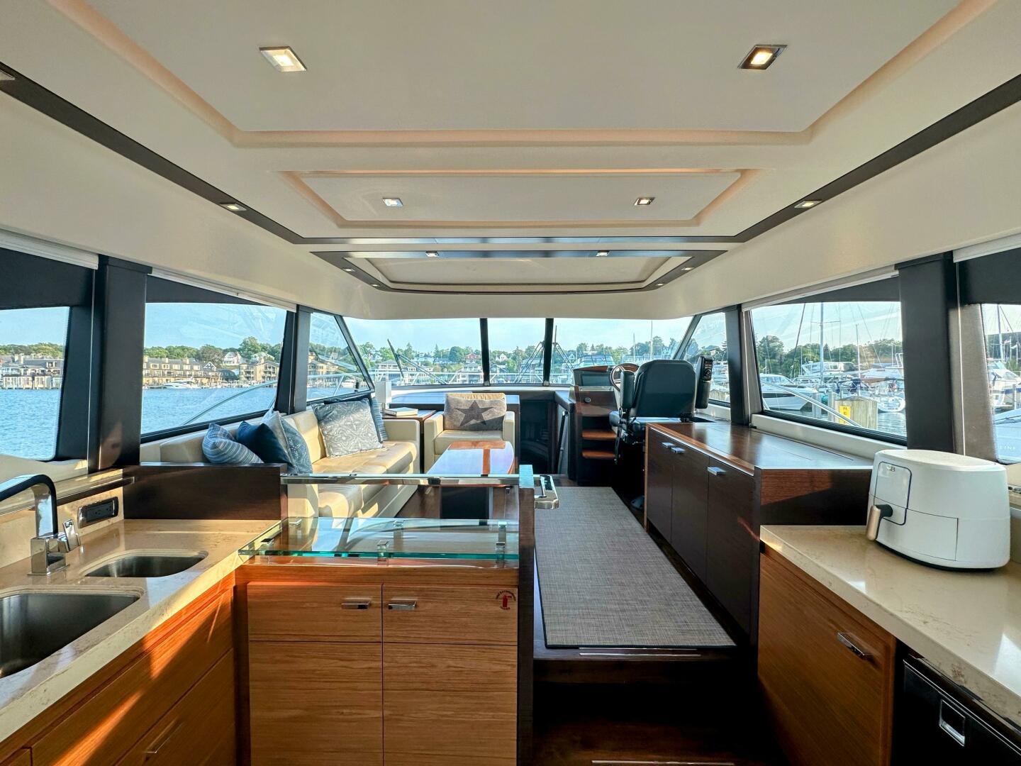 2014 Tiara Yachts 50 Coupe - Image 21
