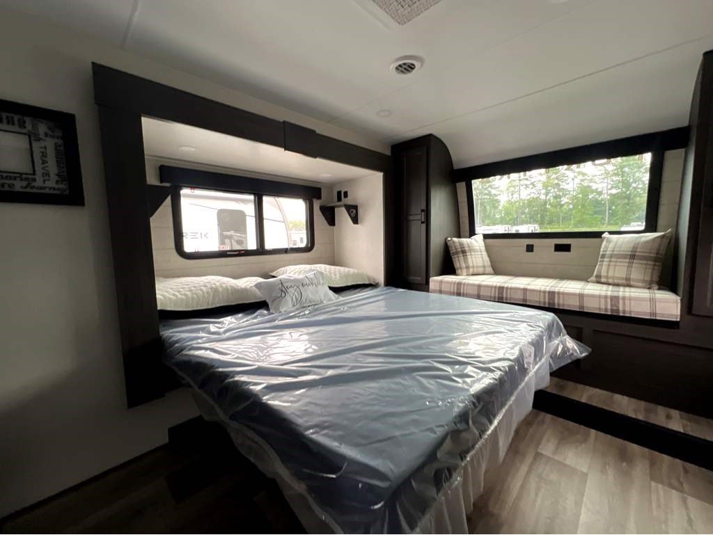 2026 VENTURE RV SPORTTREK 353VRK - Image 21