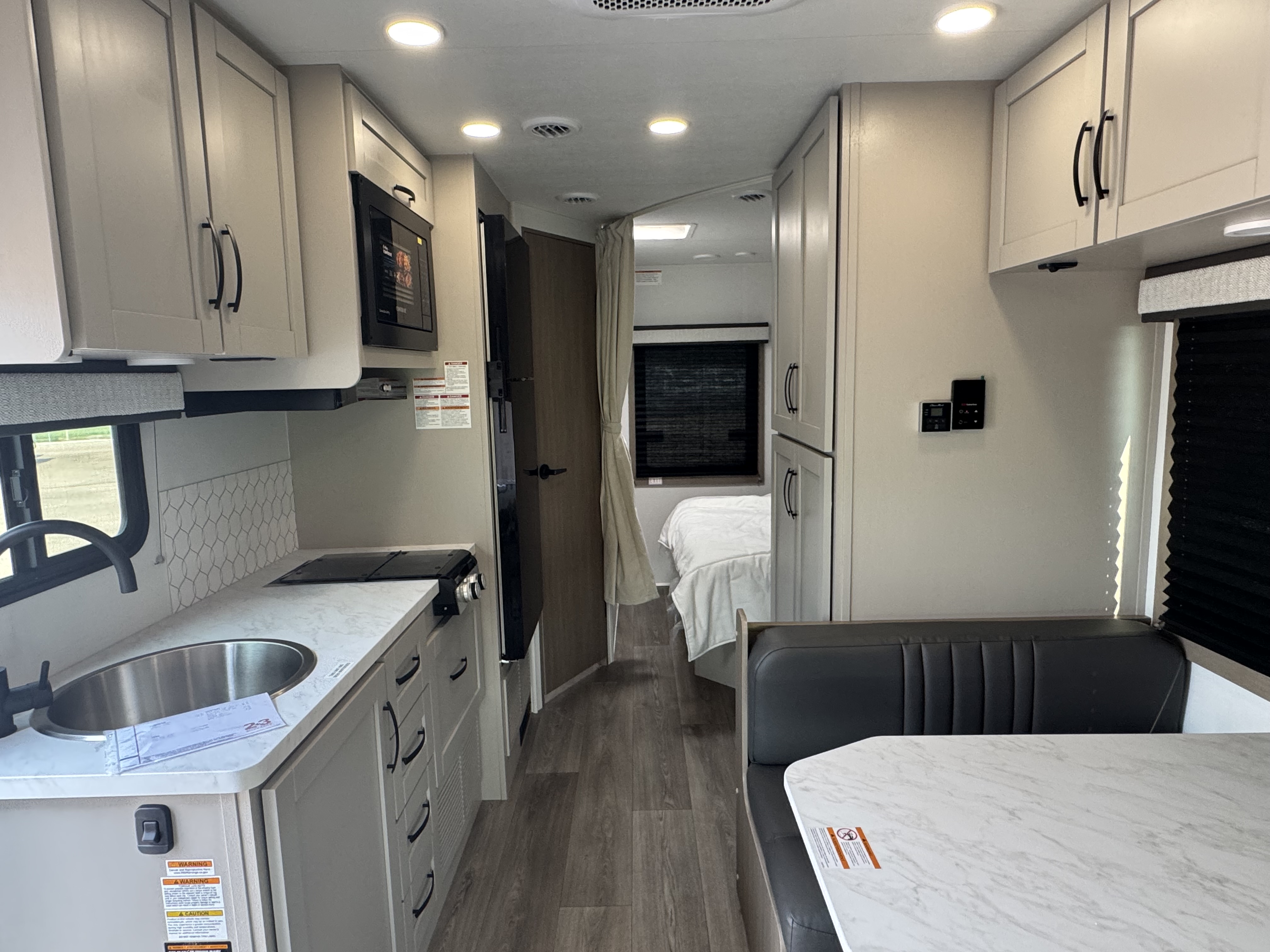2027 ENTEGRA COACH ODYSSEY SE 22C - Image 11