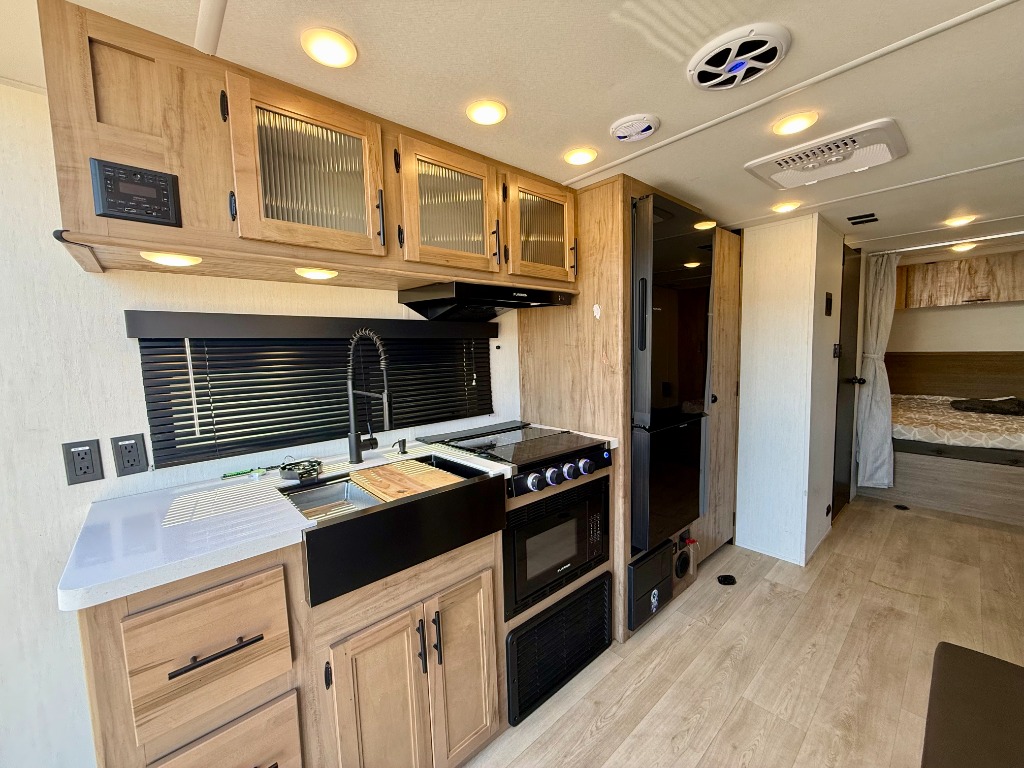 2024 Cherokee Black Label 18RRBL - Image 9