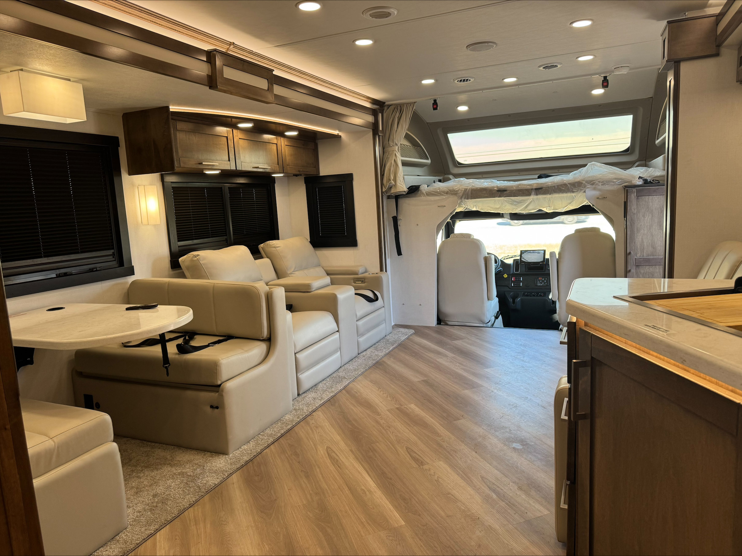 2026 JAYCO SENECA 37M - Image 24