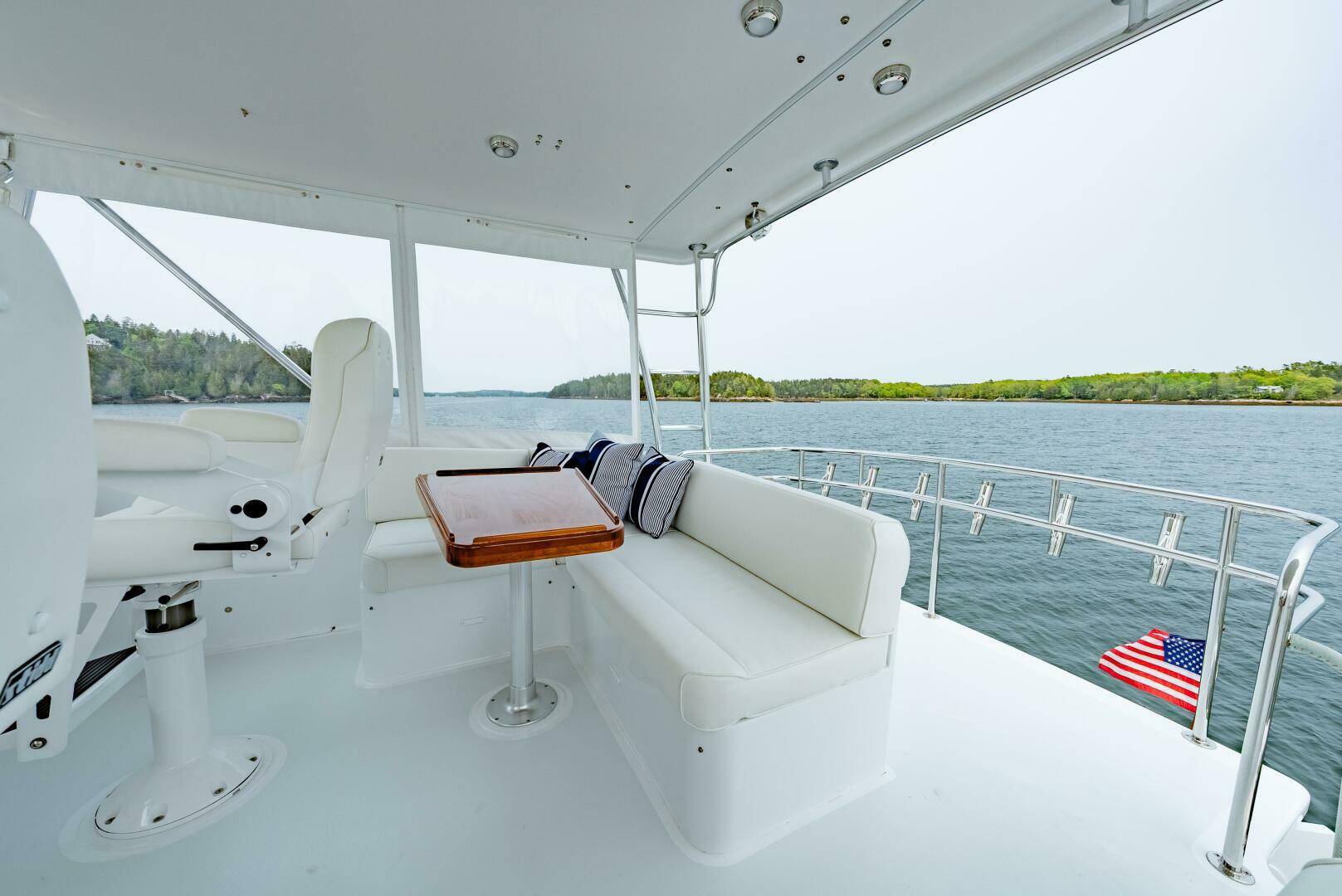 2019 Lowell Flybridge - Image 20