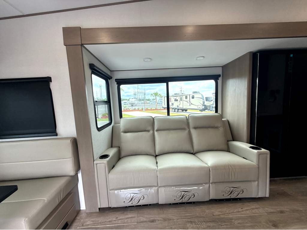 2026 ENTEGRA COACH ACCOLADE 37M - Image 12