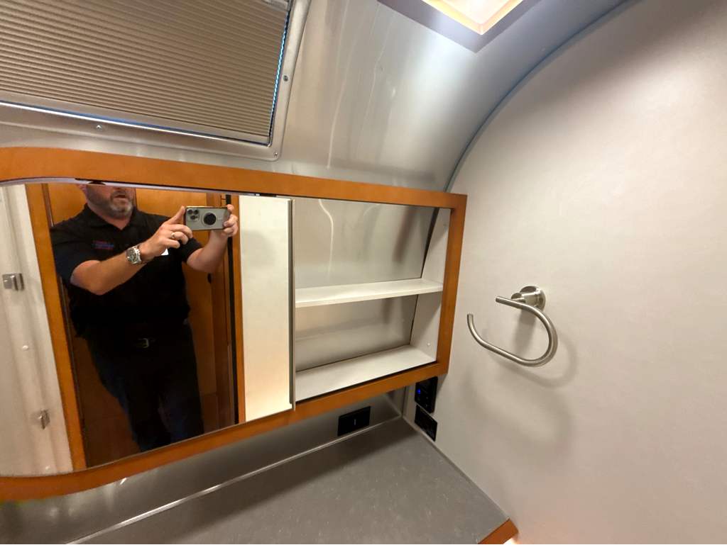 2026 AIRSTREAM FRANK LLOYD WRIGHT 28RBT - Image 33