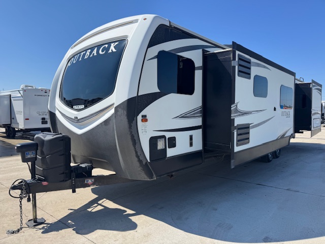 2017 Keystone Outback Diamond Super-Lite 332FK - Image 7