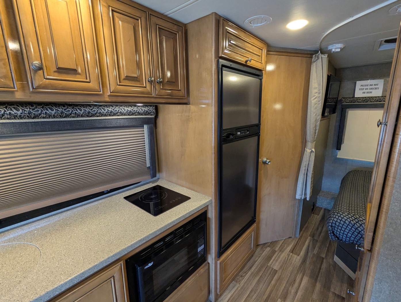 2018 Thor Motor Coach Synergy SD24 - Image 16