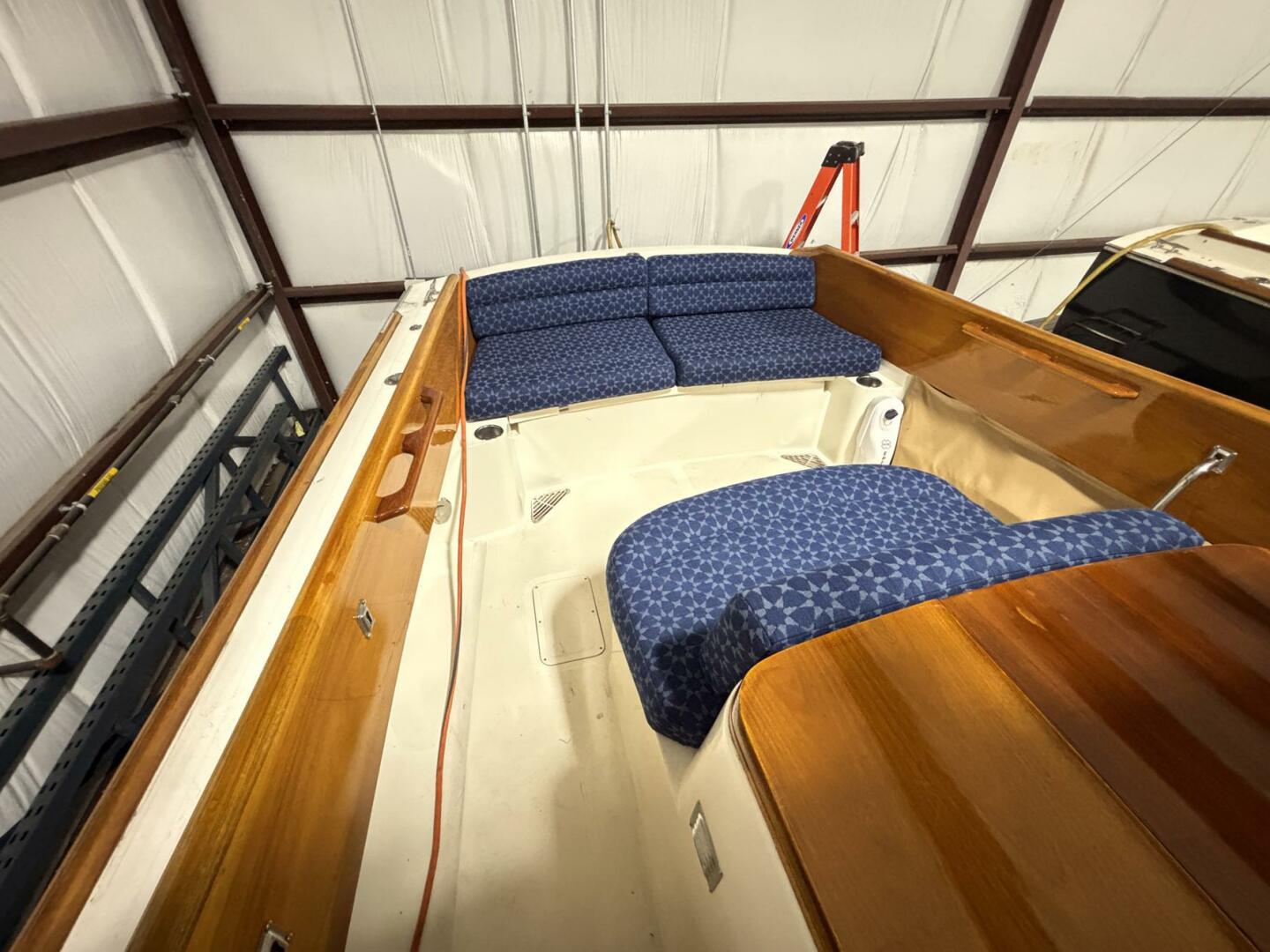 2004 Hinckley 36 Picnic Boat EP - Image 11