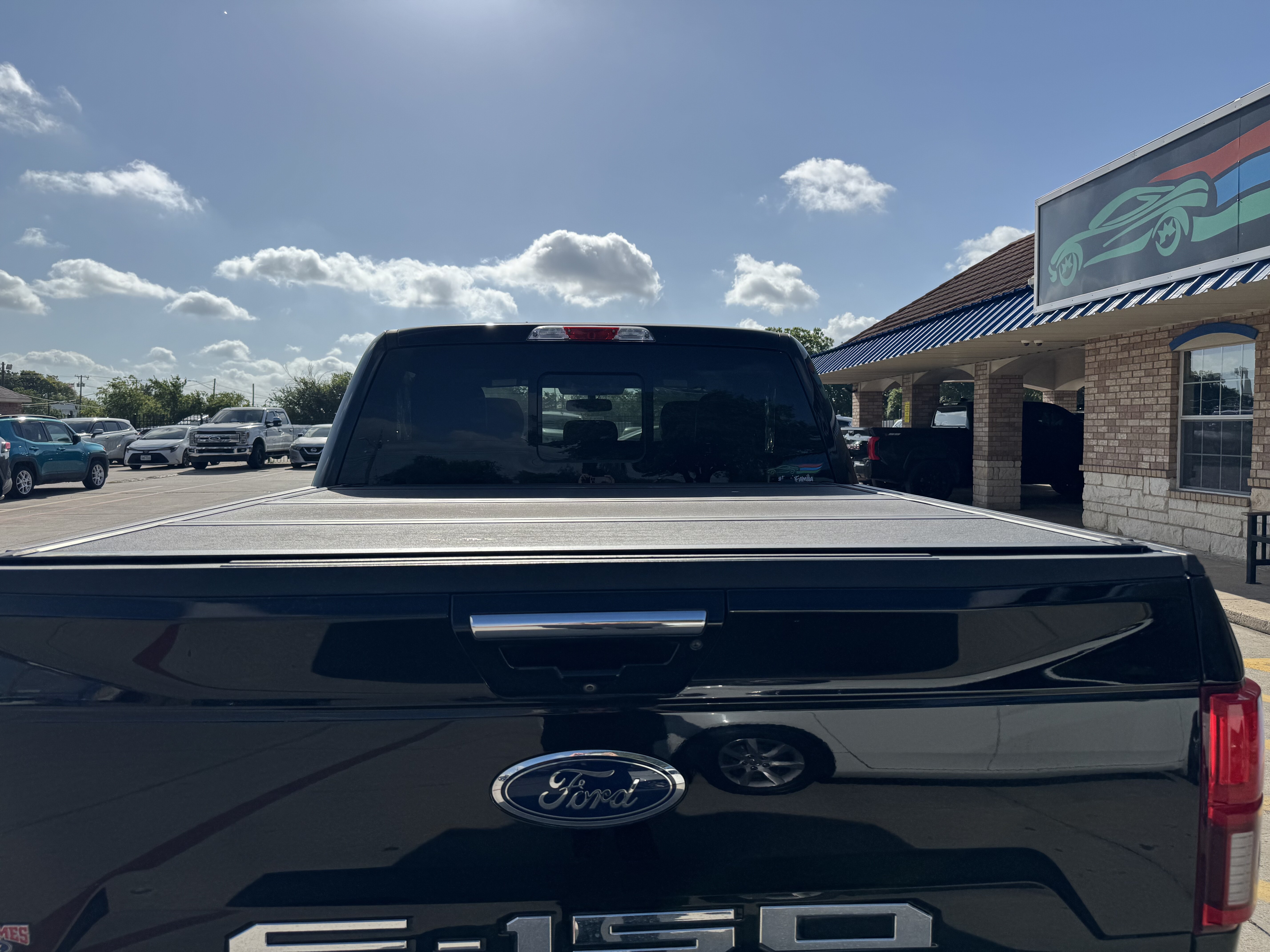 2019 Ford F150 Crew Cab XLT 4WD - Image 19