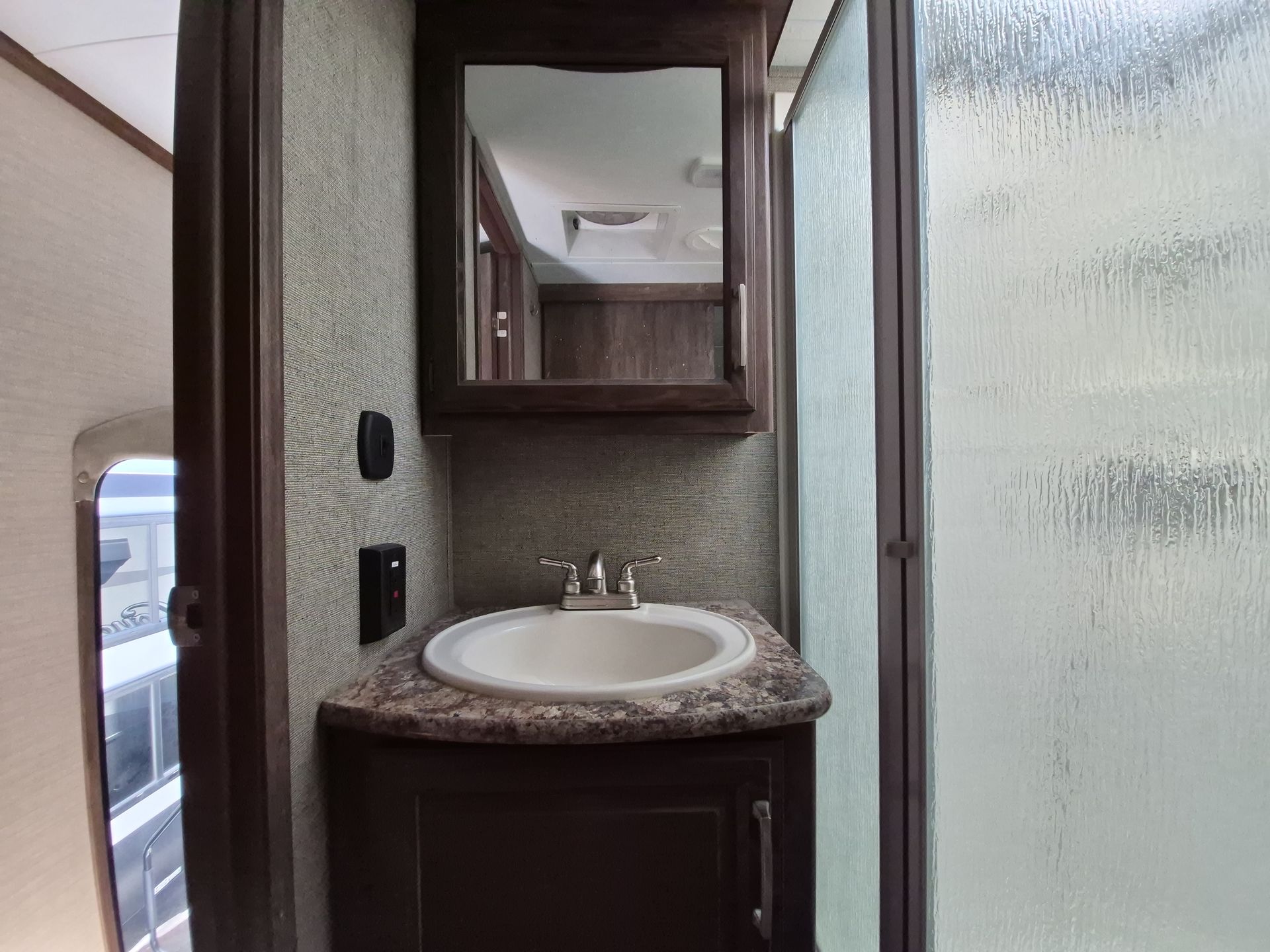 2017 Keystone Cougar 326RDS - Image 25