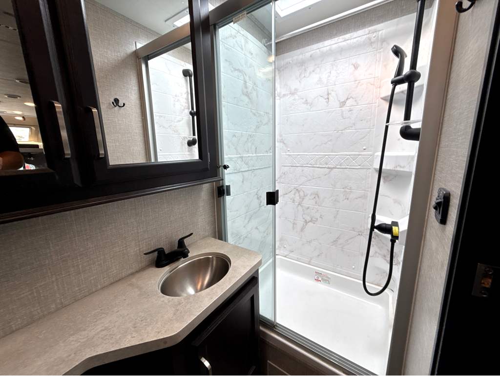 2023 ENTEGRA COACH ODYSSEY 26M - Image 19