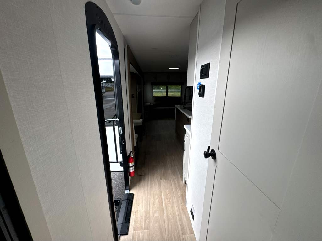 2027 VENTURE RV SPORTTREK 343VIK - Image 20