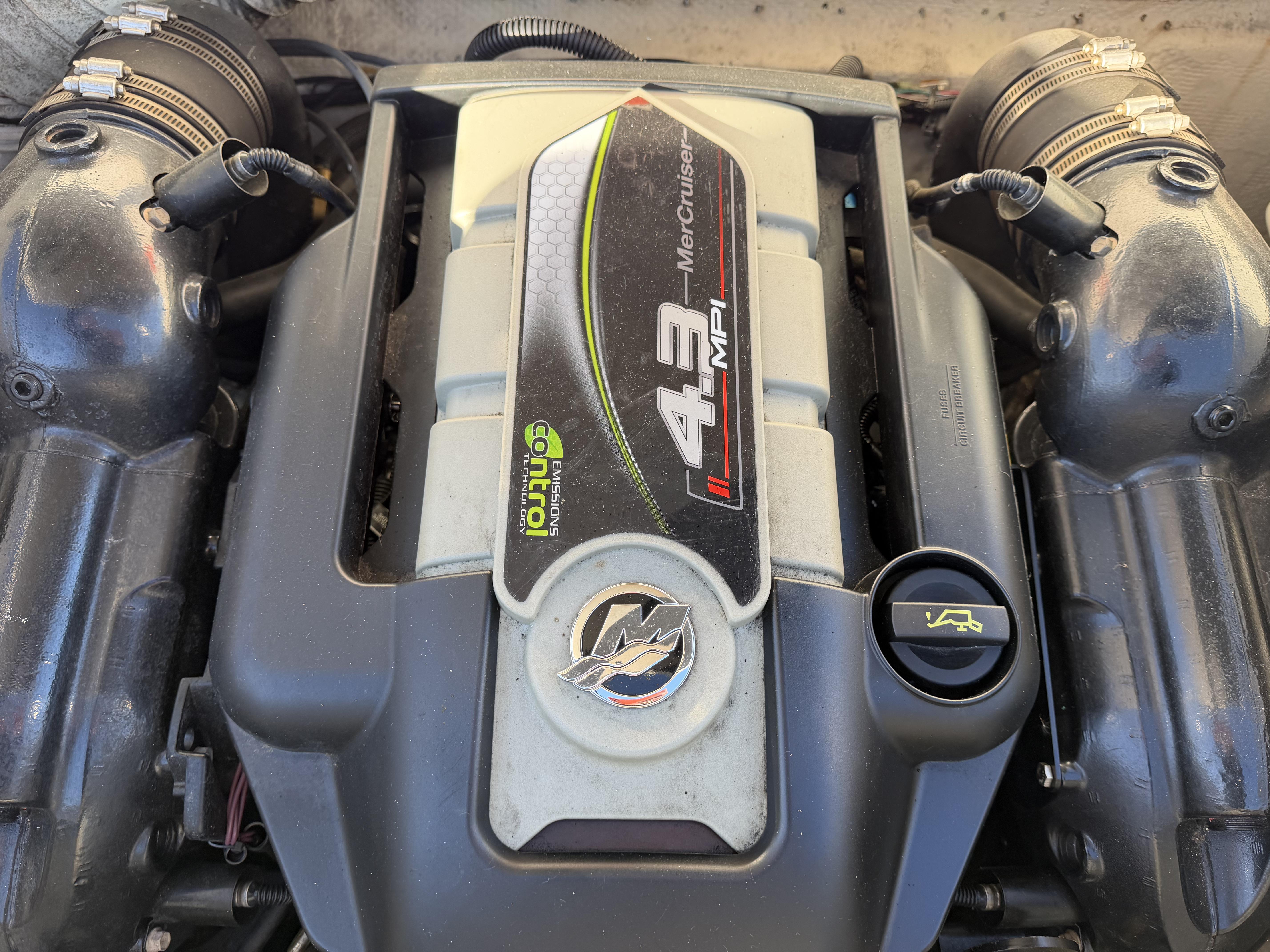 2014 HURRICANE SUN SPORT 188 - Image 15