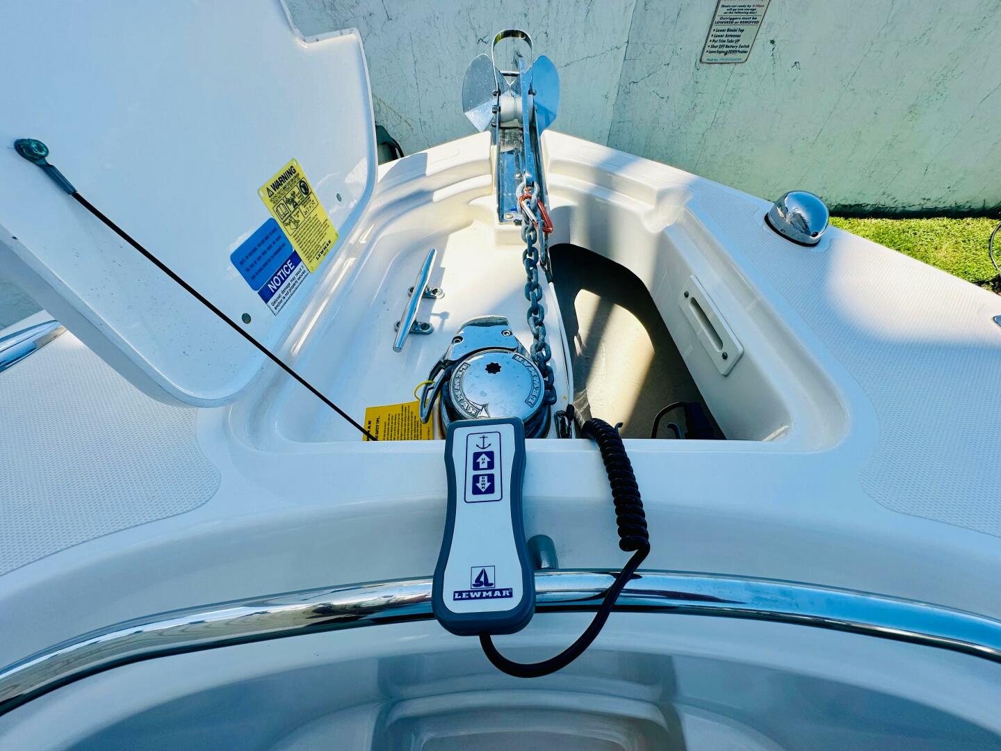2016 PURSUIT C 238 Center Console Base - Image 20