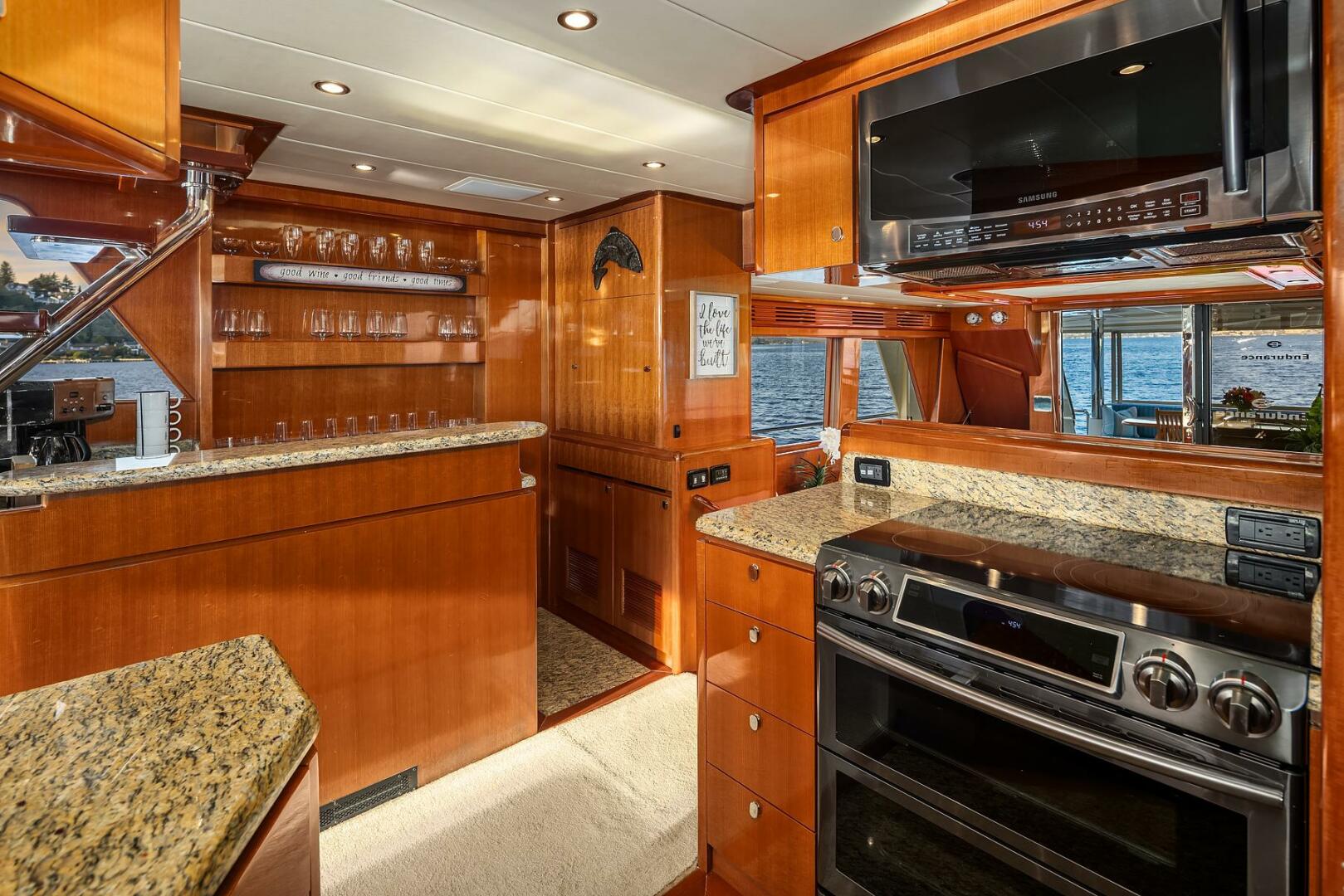 2014 Hampton 720 Skylounge LRC - Image 20
