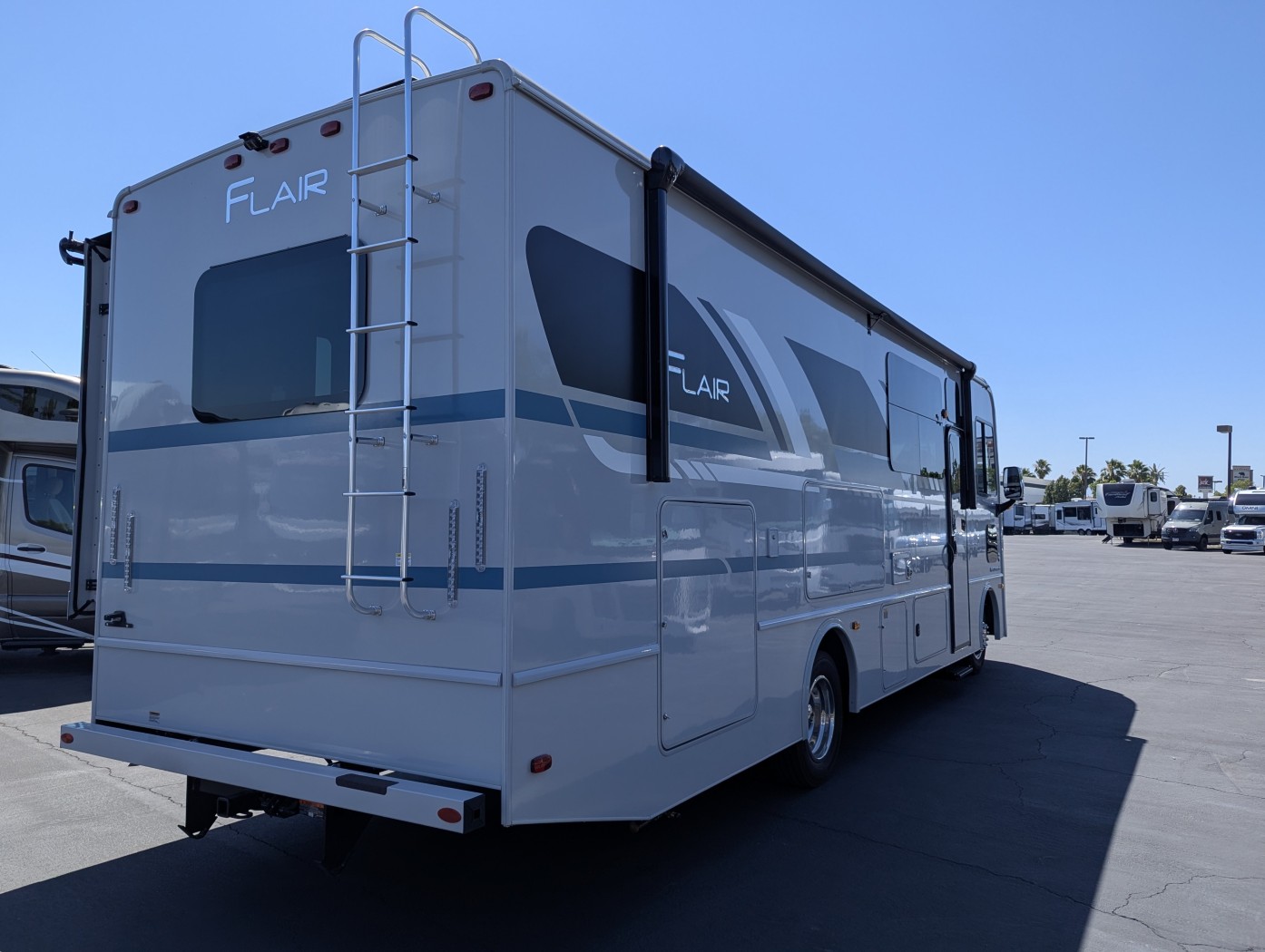 2026 Fleetwood Flair 29M - Image 5