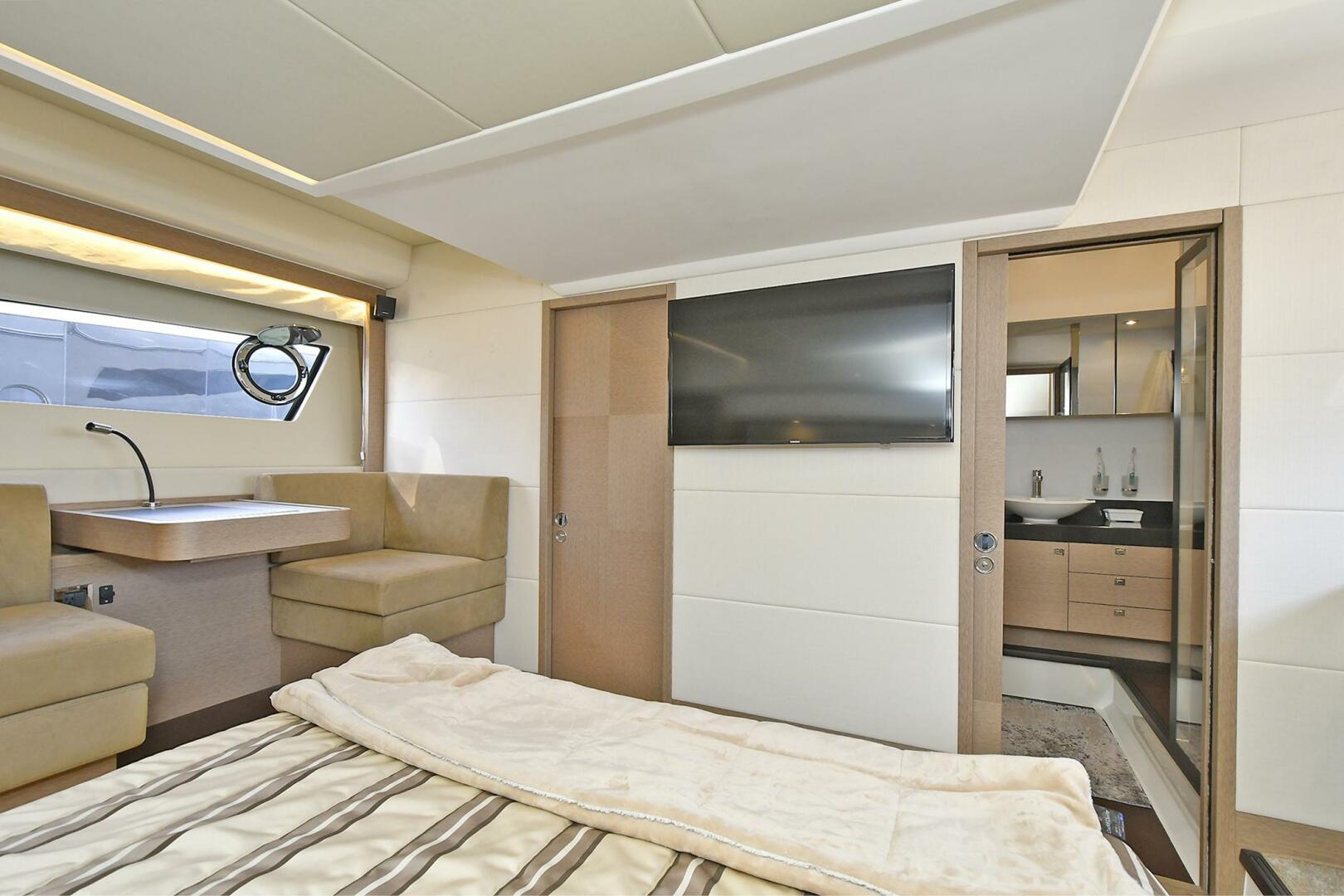 2018 Prestige 560 Fly - Image 59