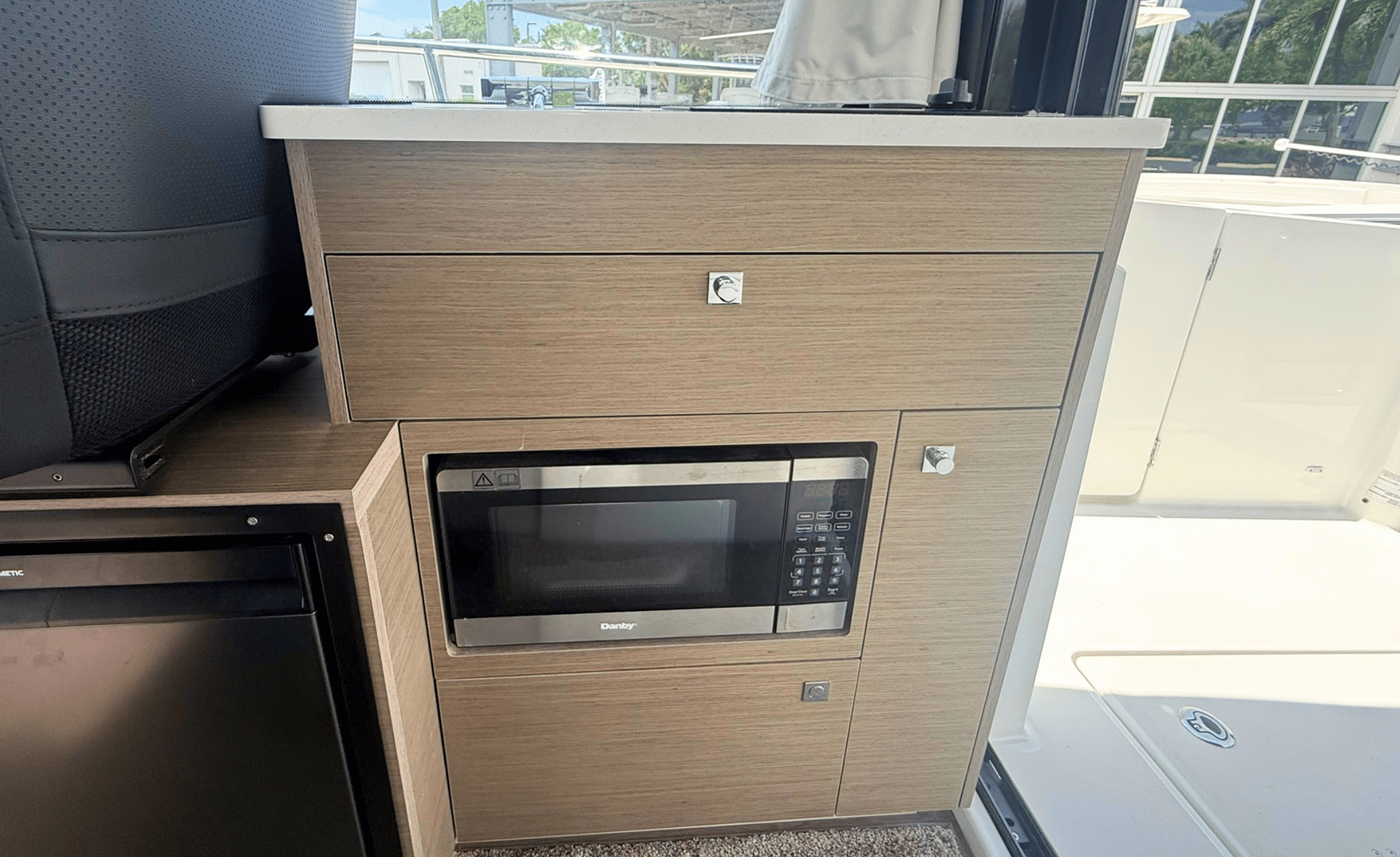 2025 JEANNEAU NC 895 SPORT S2 - Image 37