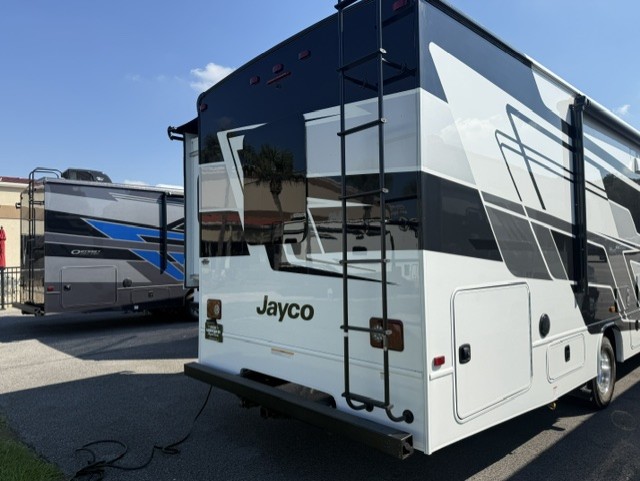 2027 JAYCO GREYHAWK 29MV - Image 4
