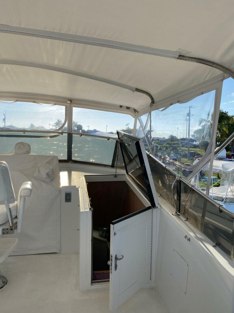 1994 Hatteras 70 Cockpit Motor Yacht - Image 21
