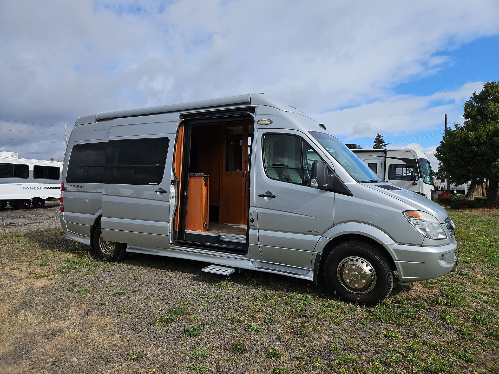 2014 Leisure Travel Free Spirit FS22 - Image 1