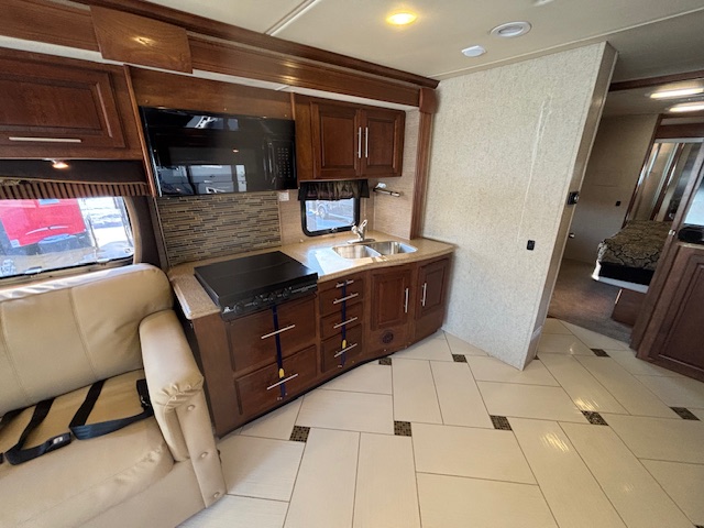 2014 Coachmen Cross Country 404RB - Image 19
